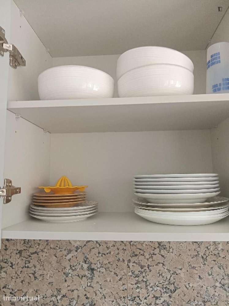 Quarto - localizado em Carcavelos Lisbon - Grande imagem: 5/7