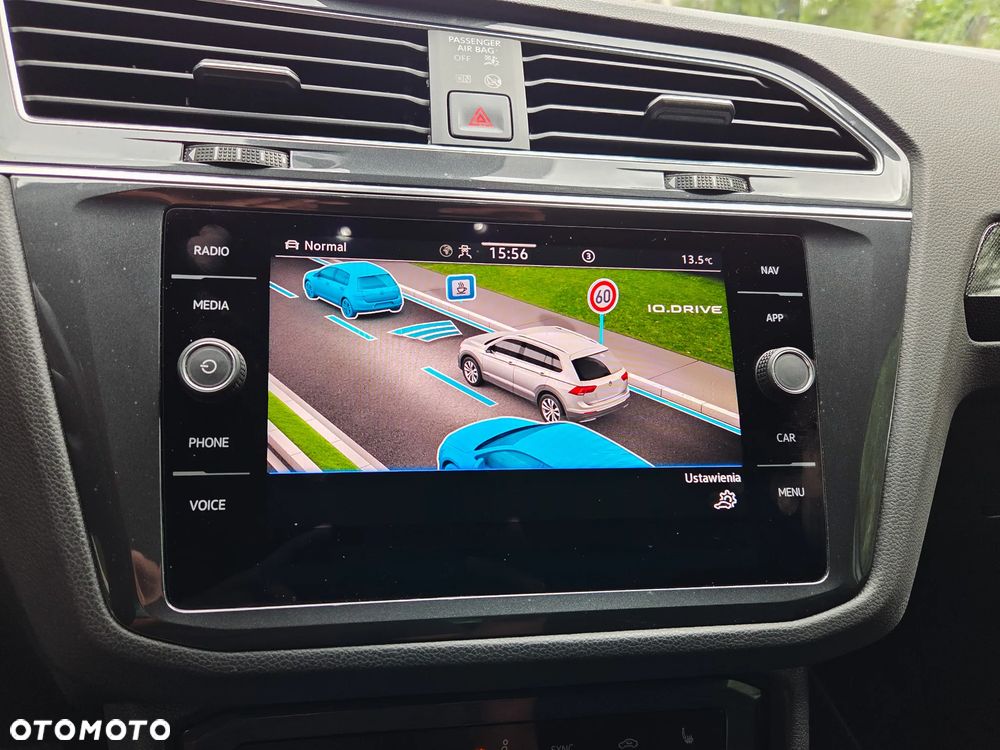 Volkswagen Tiguan 2.0 TSI 4Mot Elegance DSG - 23