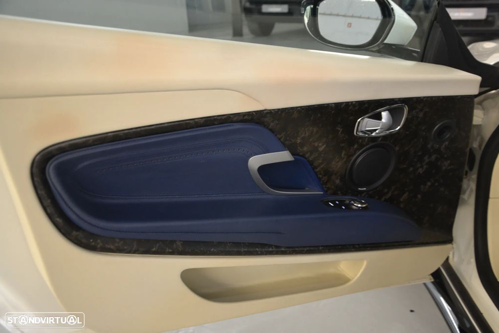 Aston Martin DB11 Coupé V12 Auto - 16