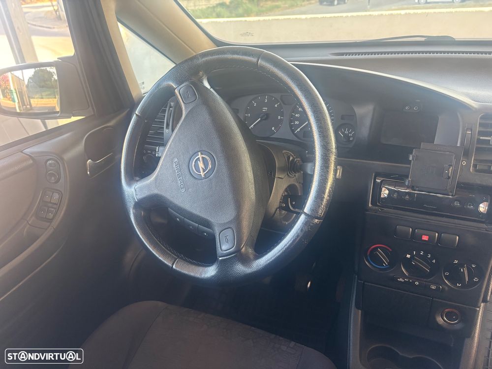 Opel Zafira 2.0 DTi - 22