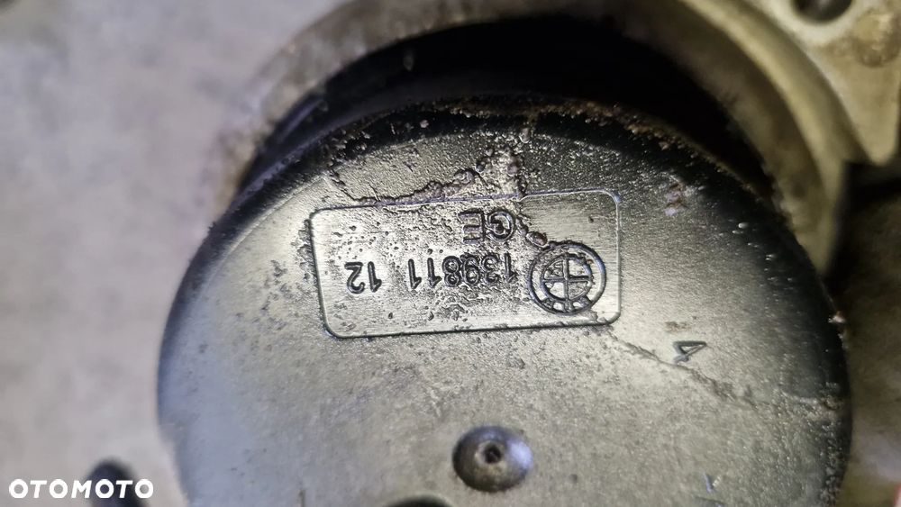 BMW E87 2.0 N43 PODUSZKA SILNIKA PRAWA 139811 - 3
