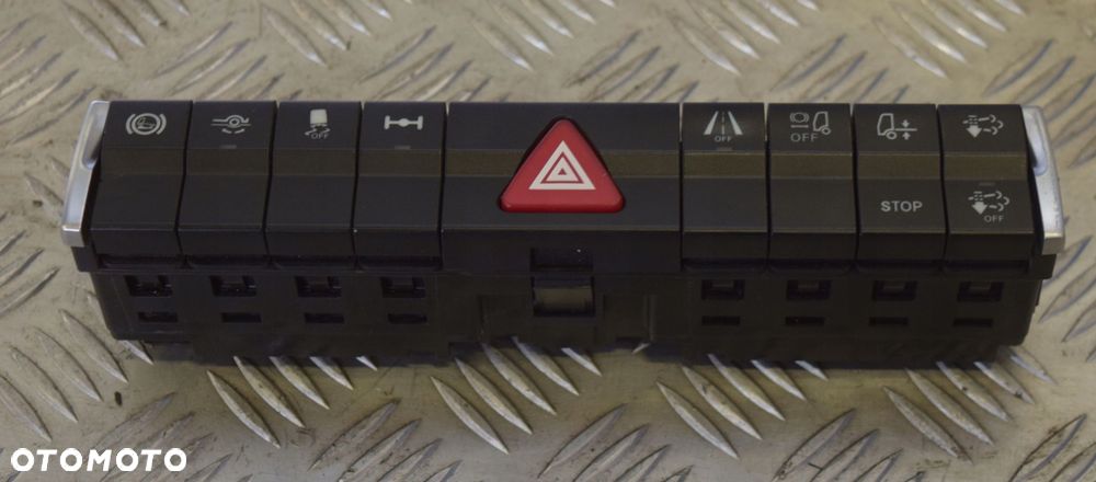 PANEL PRZYCISK ŚWIATEŁ AWARYJNYCH MERC ACTROS MP4 - 1