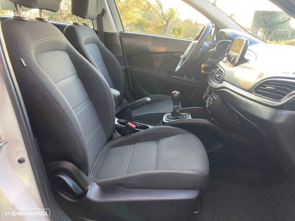 Fiat Tipo Station Wagon 1.3 M-Jet Easy - 32