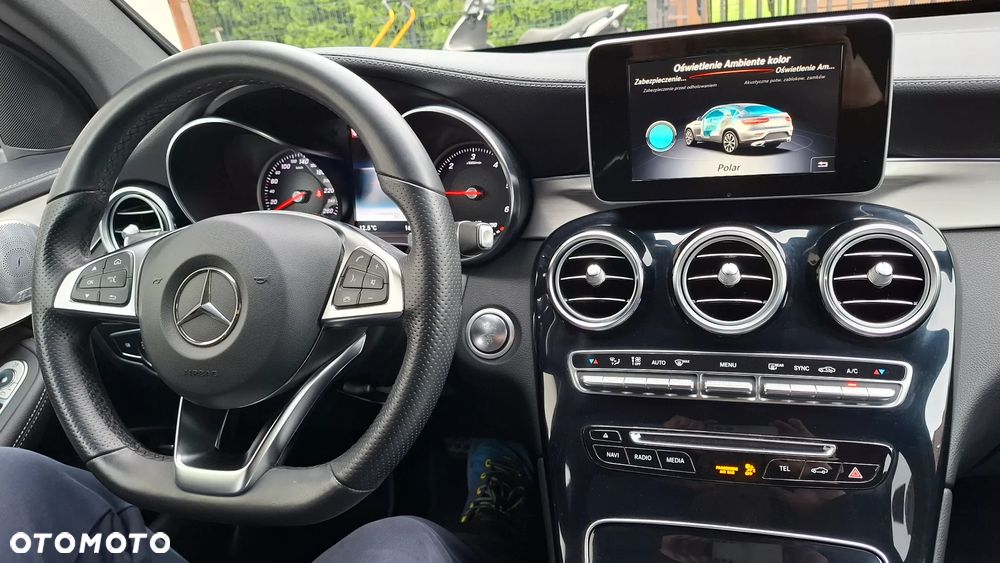 Mercedes-Benz GLC - 32
