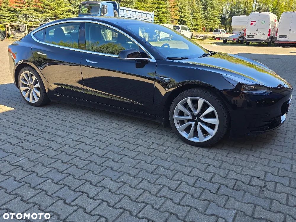 Tesla Model 3 - 12