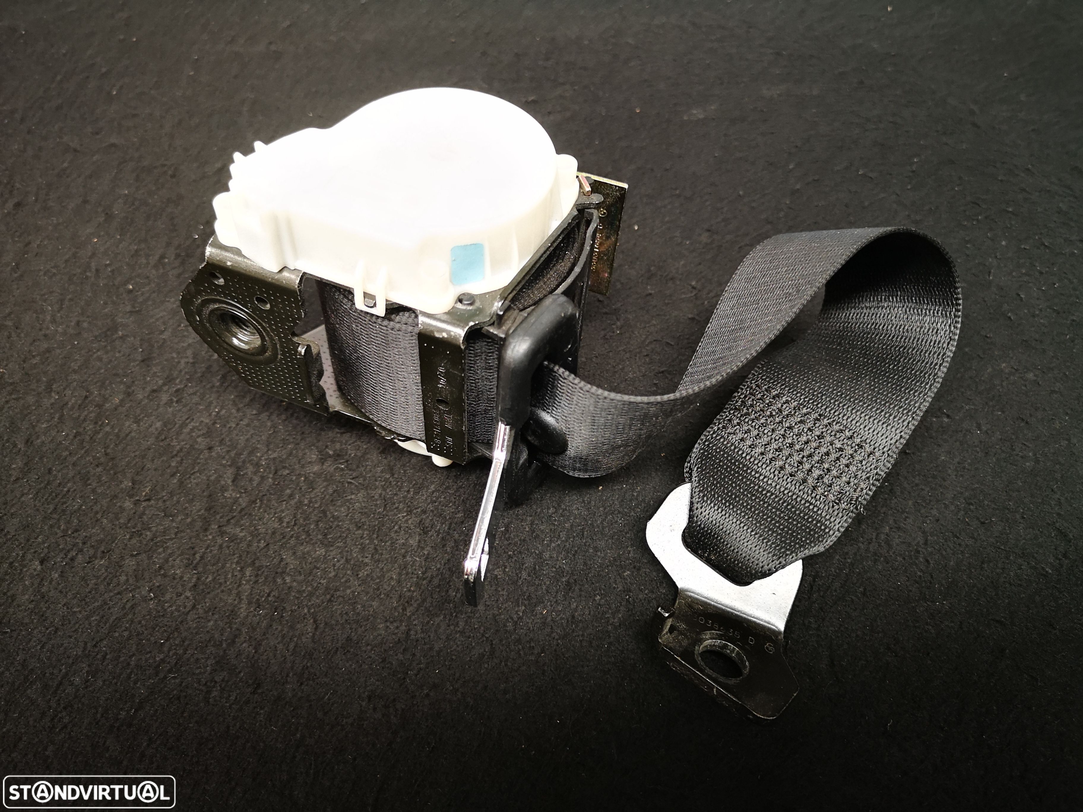 Cinto de Segurança traseira central BMW5 e60 2003+ - 1
