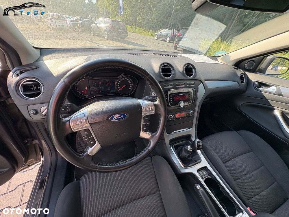 Ford Mondeo 1.6 T Platinium X Plus (Titanium) - 23