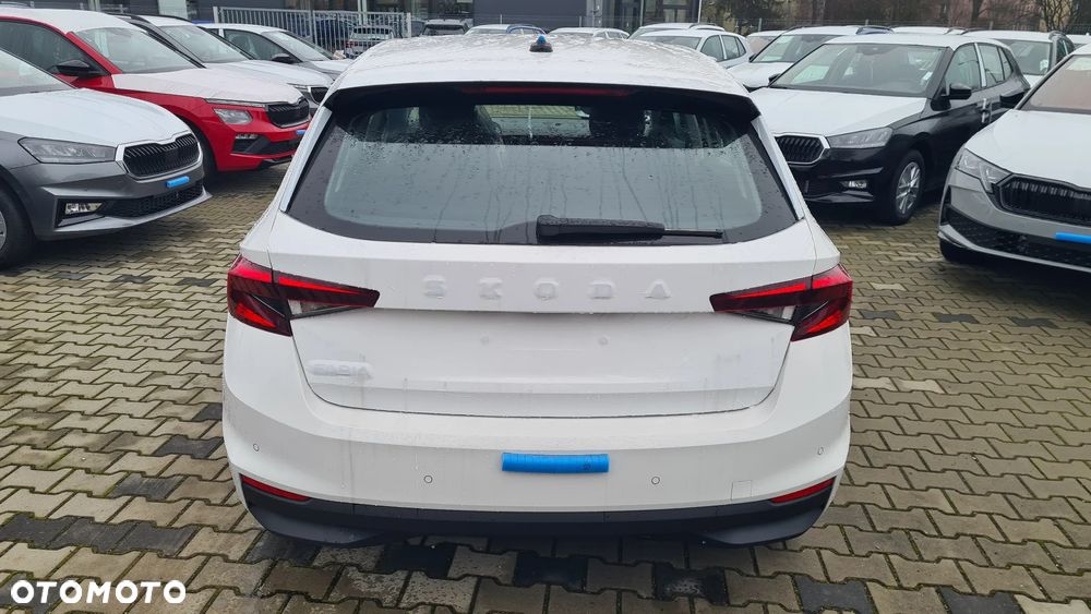 Skoda Fabia 1.0 Essence - 6