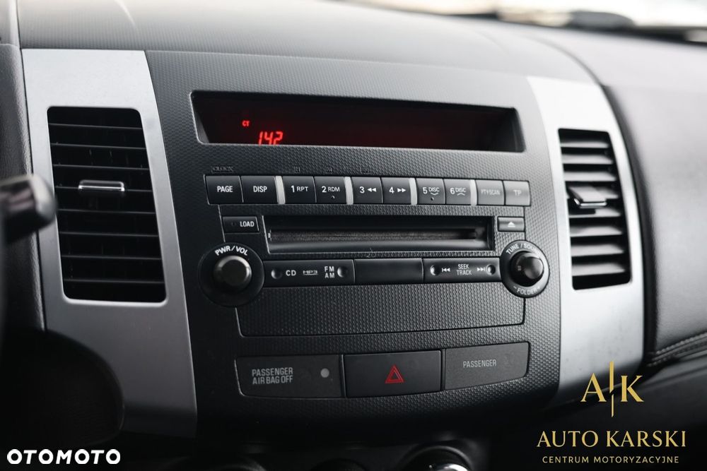 Mitsubishi Outlander - 25