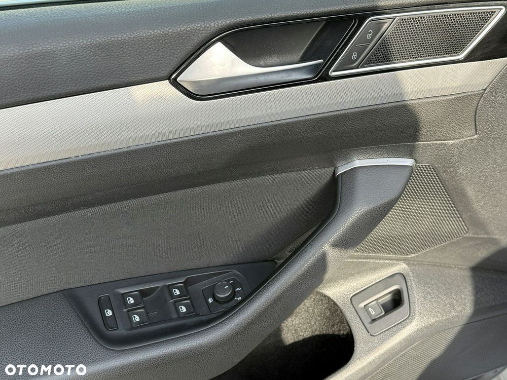 Volkswagen Passat - 10