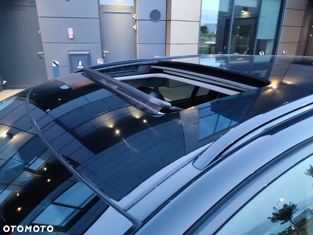 Jaguar XF 2.2 D R-Sport - 24