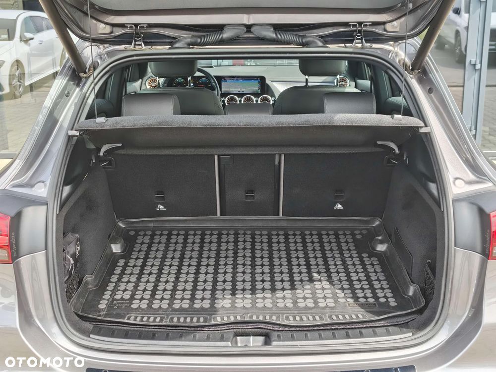 Mercedes-Benz EQA 250 66.5kWh Electric Art - 12