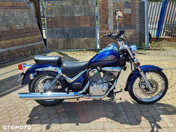 Suzuki Intruder