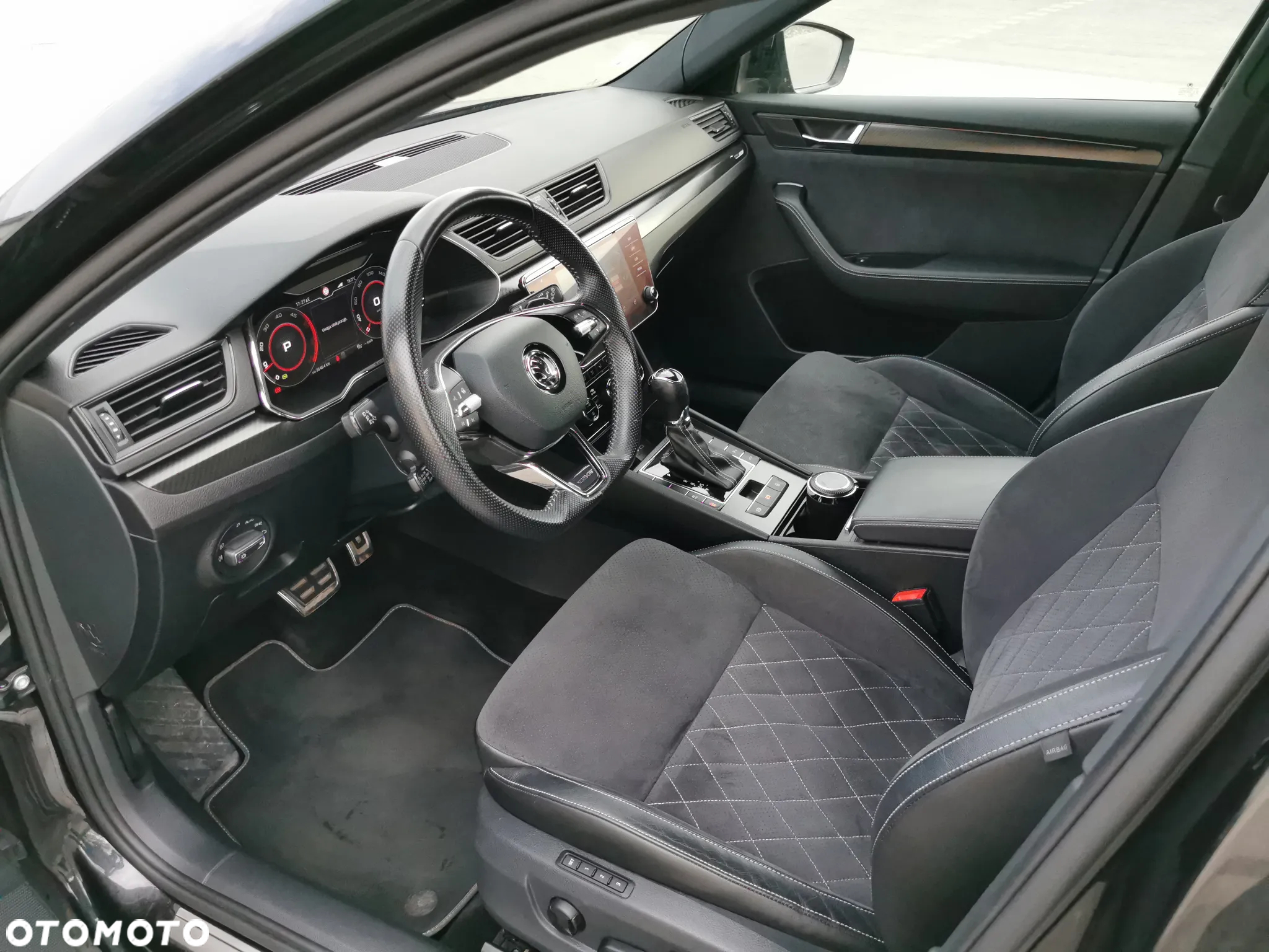 Skoda Superb Combi 2.0 TDI DSG Sportline - 14