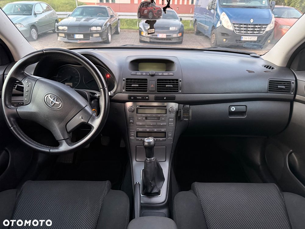 Toyota Avensis 2.0 D-4D Combi - 22