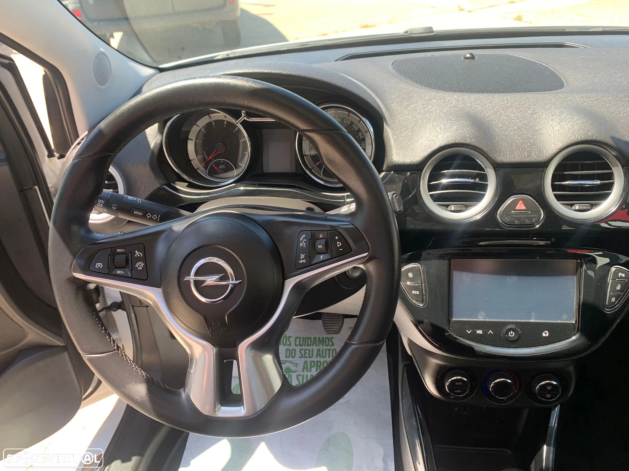 Opel Adam 1.0 T Glam - 11