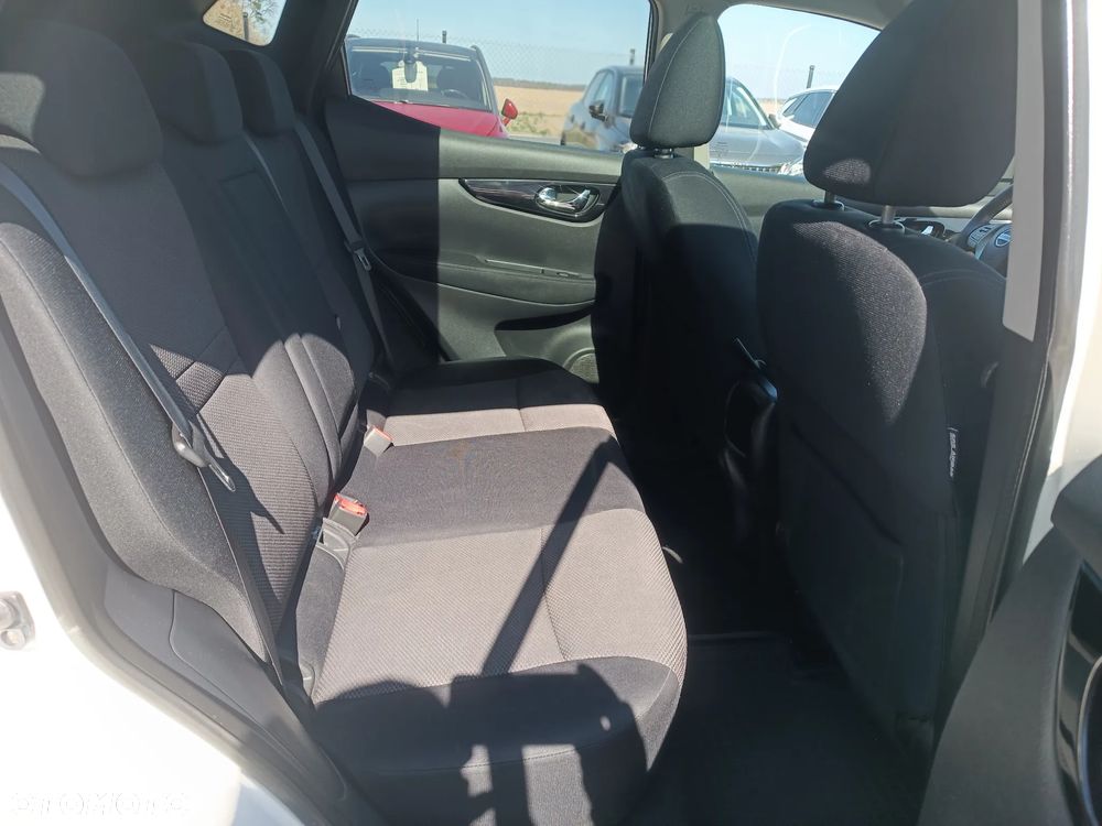 Nissan Qashqai 1.5 dCi N-Connecta - 28