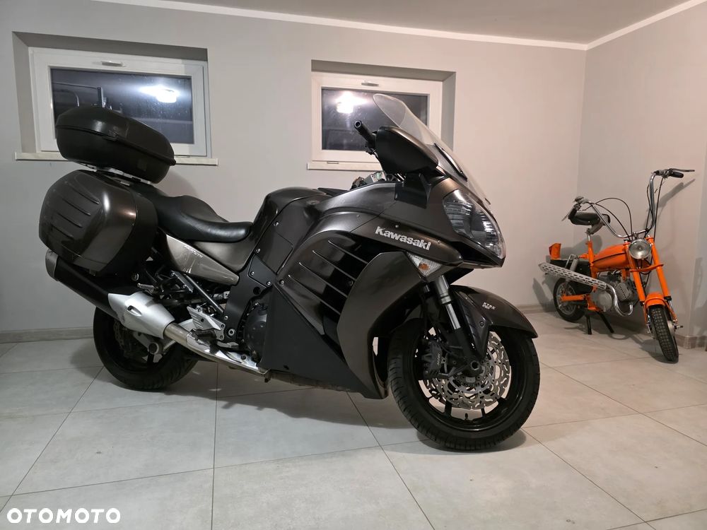Kawasaki GTR - 5