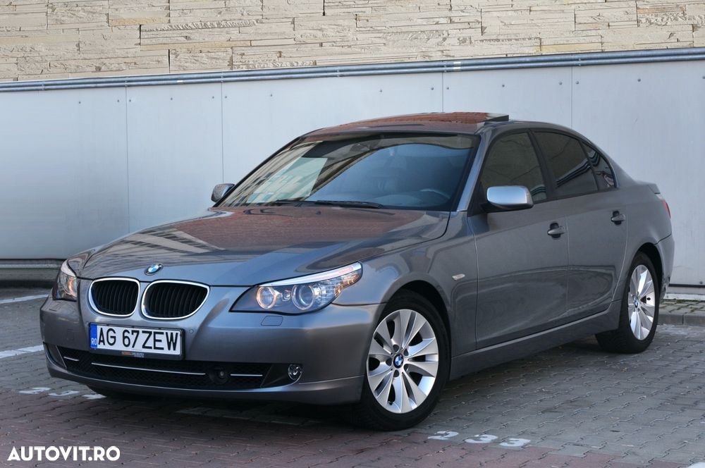 BMW Seria 5 520d Touring Special Edition - 12