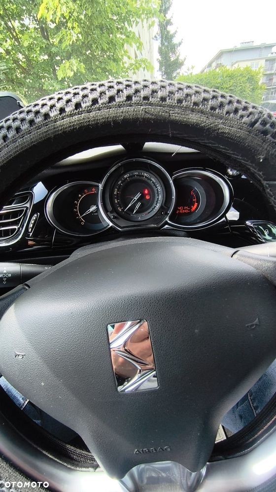 Citroën DS3 1.6 HDi SoChic - 8