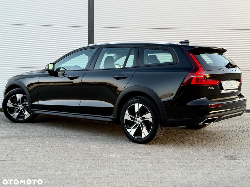 Volvo V60 Cross Country - 19