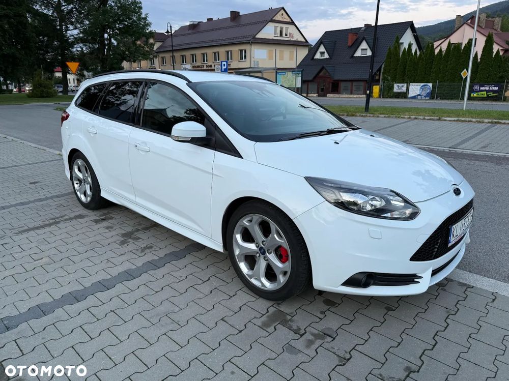Ford Focus 2.0 EcoBoost ST mit Leder-Sport-Paket - 2