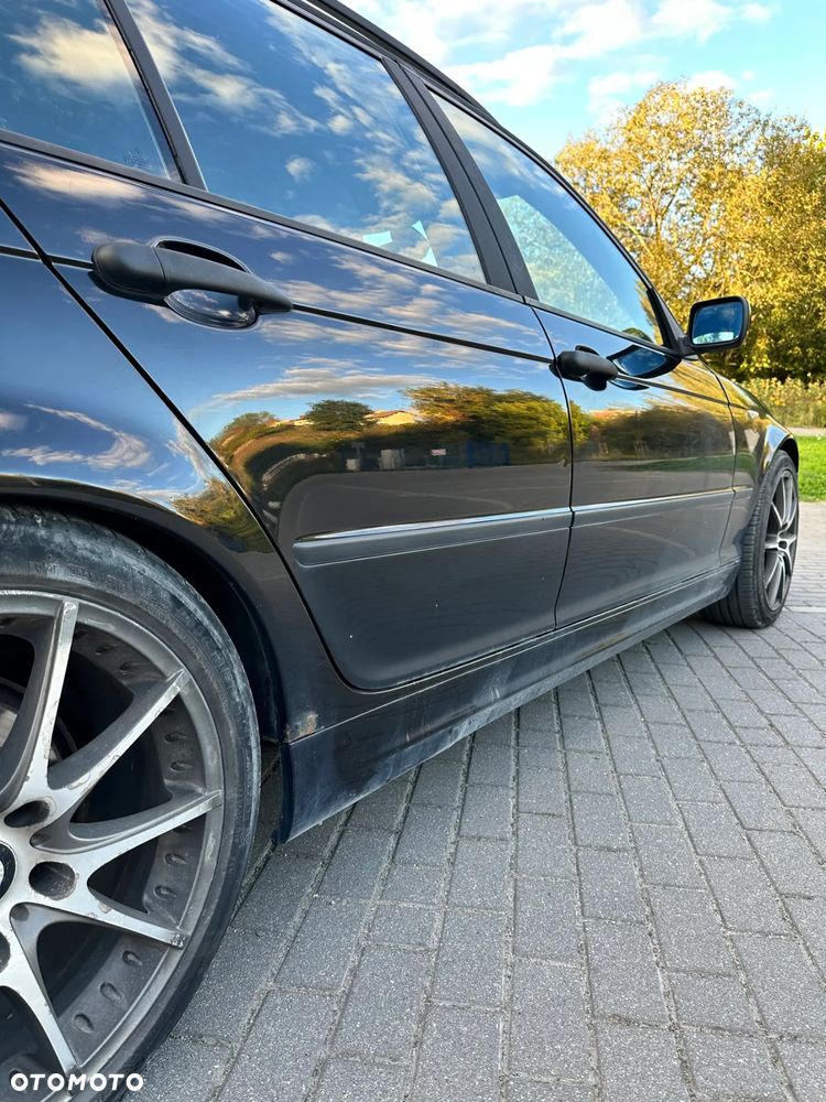 BMW Seria 3 318i Touring - 11