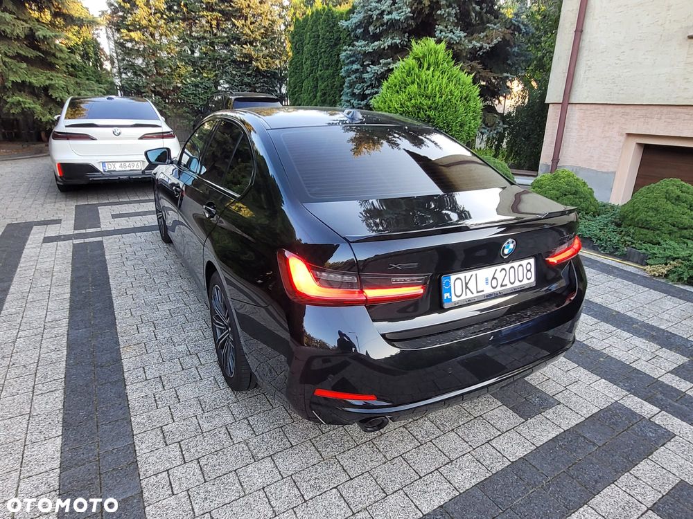 BMW Seria 3 320d mHEV - 10