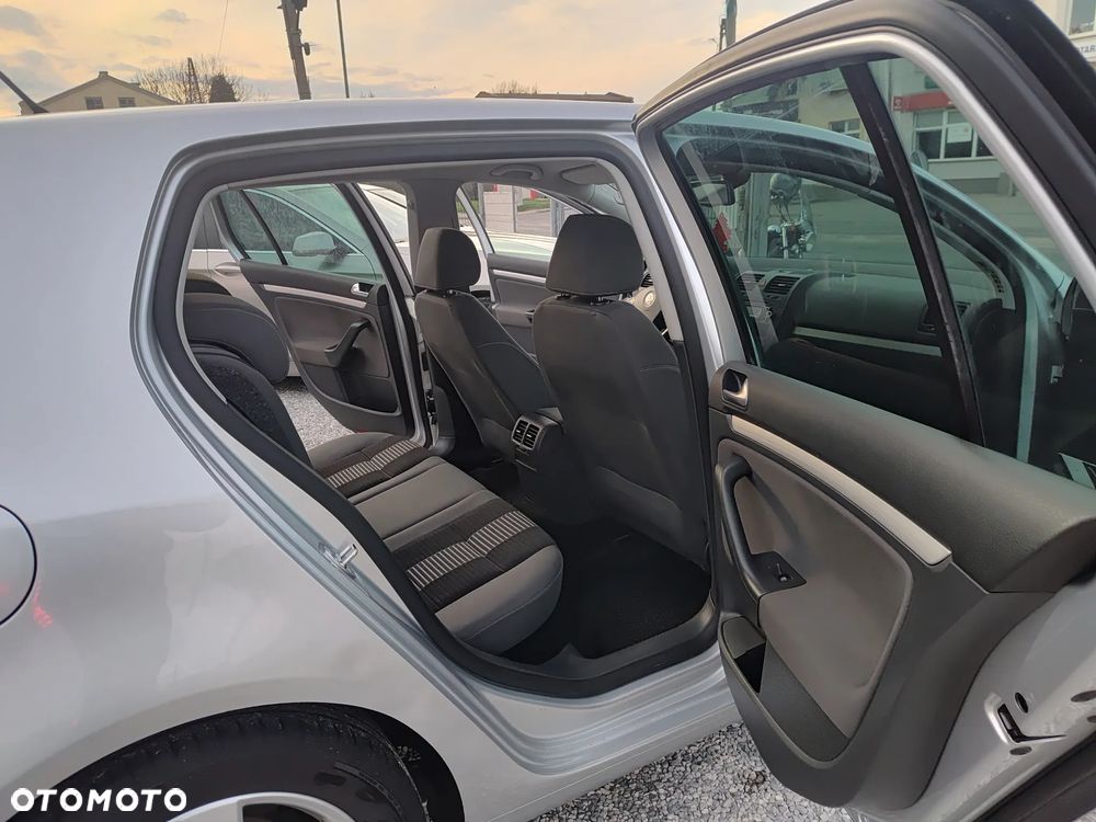 Volkswagen Golf 1.6 United - 24