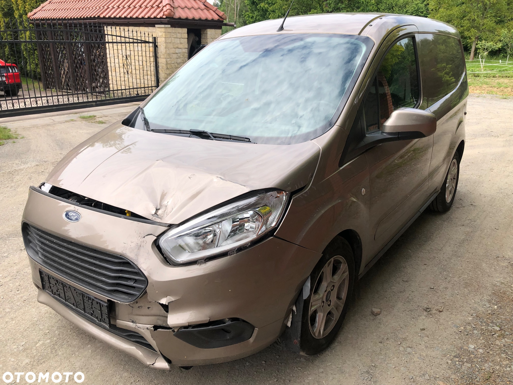 Ford Transit Courier - 2