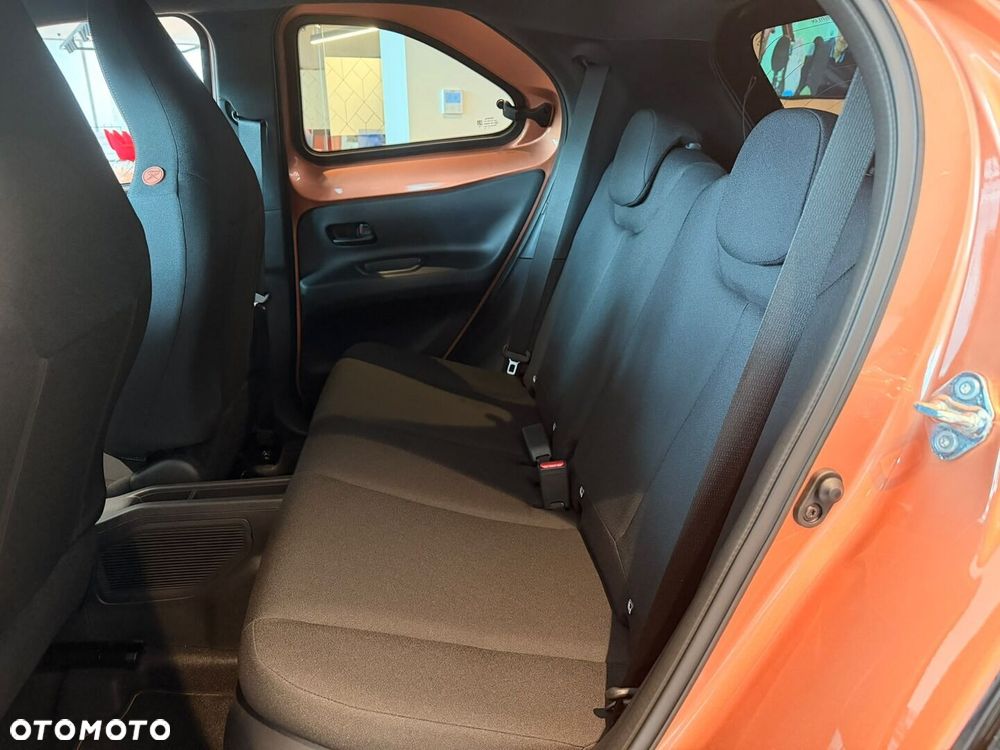 Toyota Aygo X Hybrid 1.5 Style e-CVT - 13