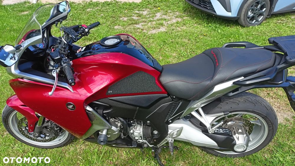 Honda VFR - 4
