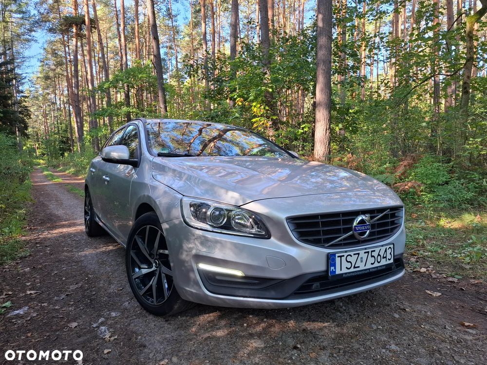 Volvo V60 D4 Drive-E Dynamic Edition (Kinetic) - 1