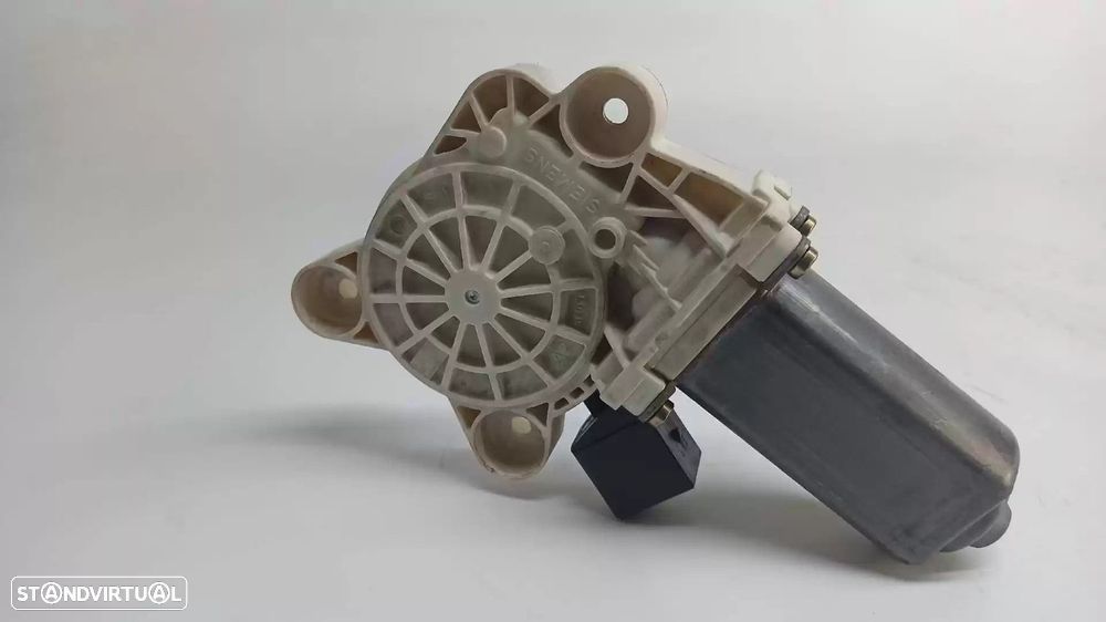 MOTOR ELEVADOR DE VIDRO FRONTAL DIREITO MERCEDES-BENZ CLASSE CLC 2004 -A21182017... - 2