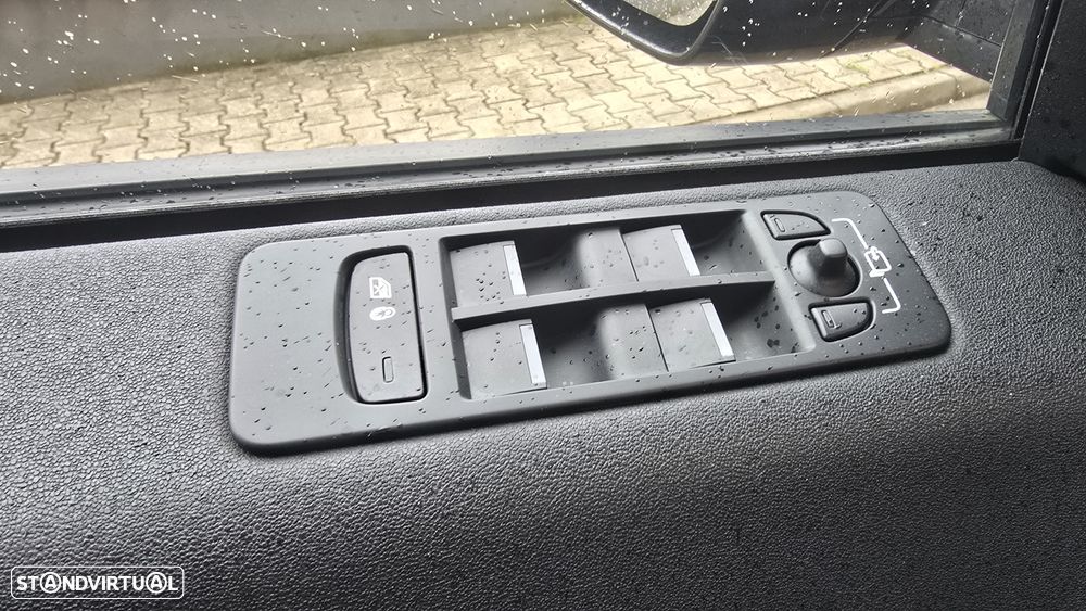 Land Rover Discovery Sport 2.0 eD4 HSE Luxury - 31