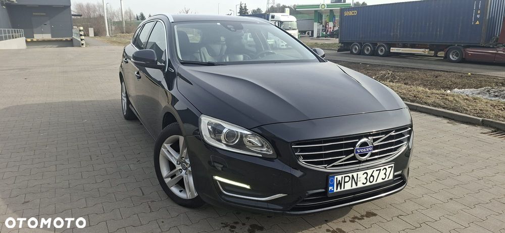 Volvo V60 D6 AWD Plug-in Hybrid Summum - 1