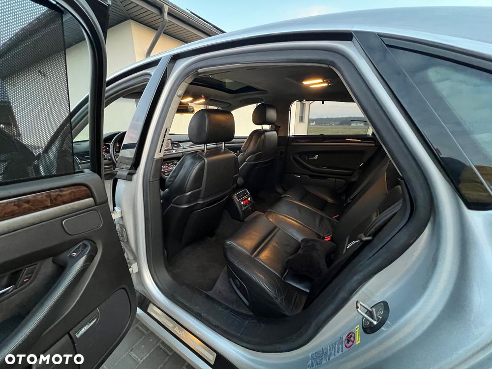 Audi A8 4.2 Quattro - 13