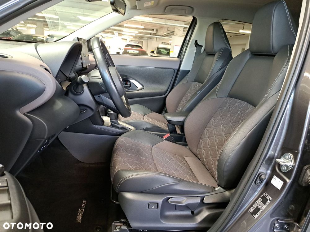 Toyota Yaris Cross - 12