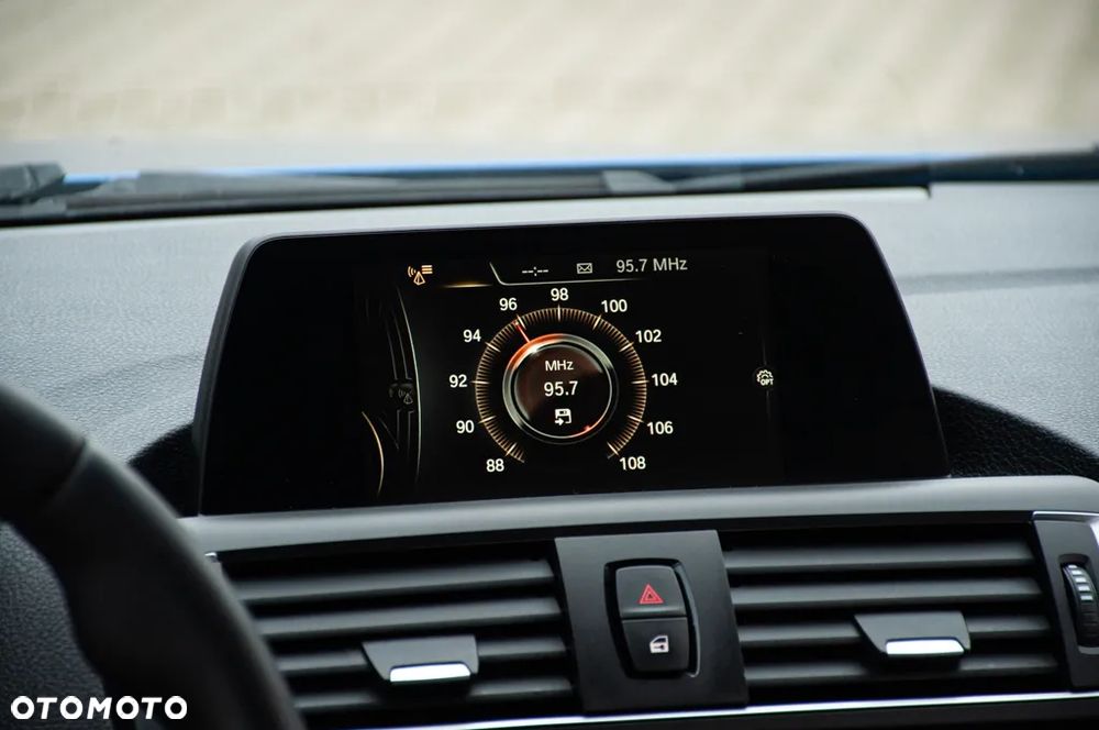 BMW Seria 1 118i Edition Sport - 15