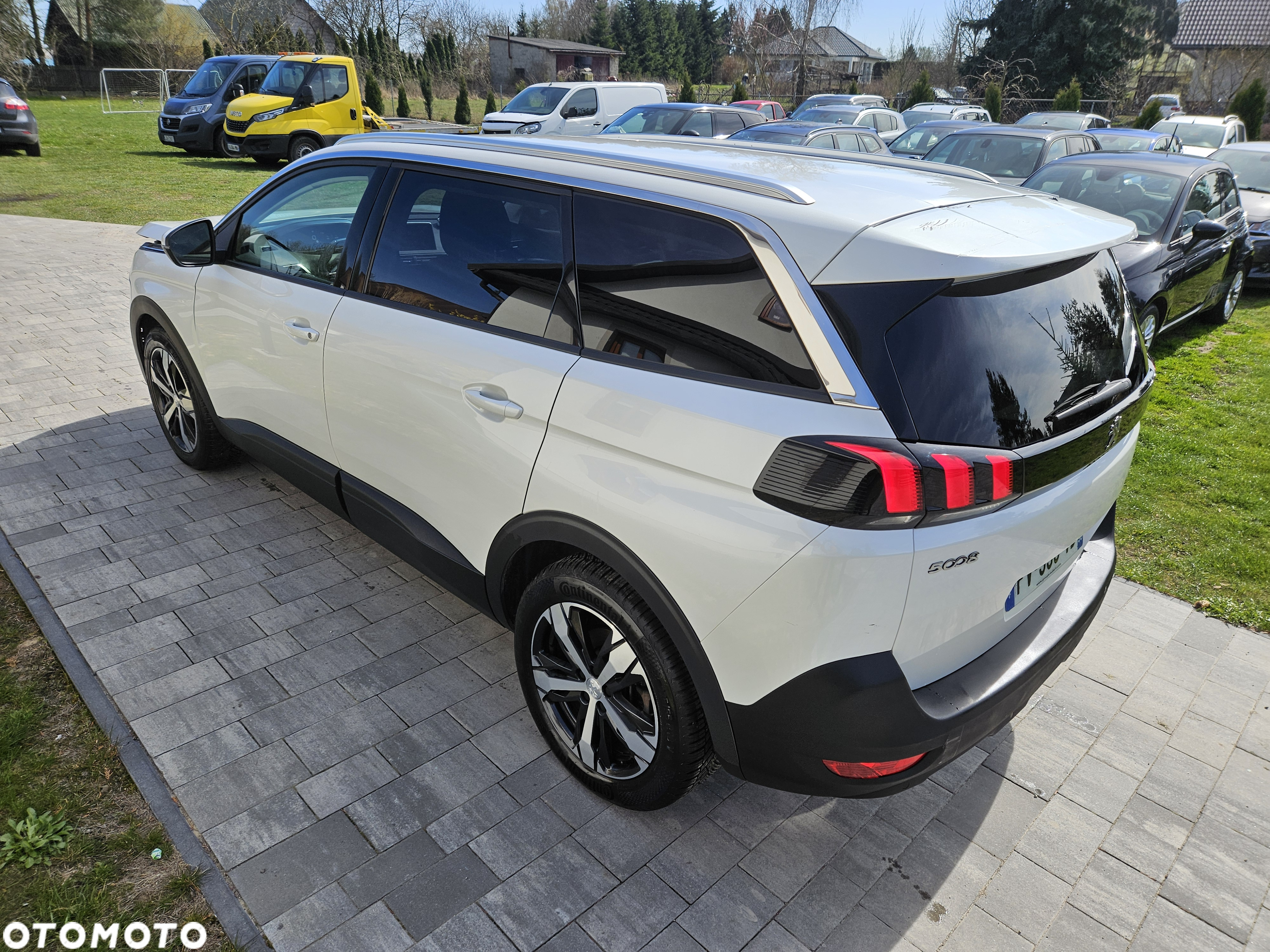 Peugeot 5008 1.5 BlueHDi Active S&S EAT8 - 12
