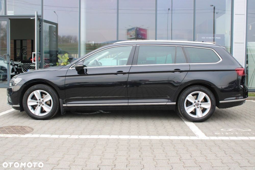 Volkswagen Passat - 8