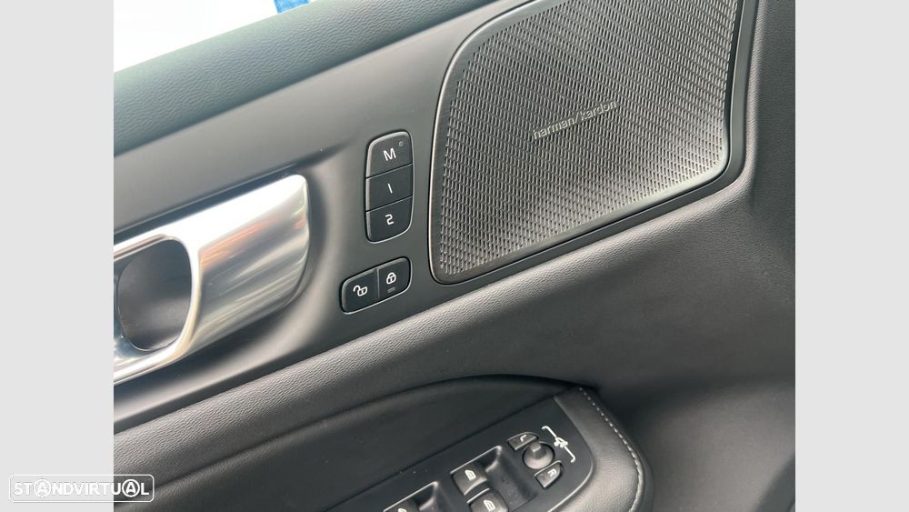 Volvo V60 2.0 T6 AWD TE Plus Dark - 15