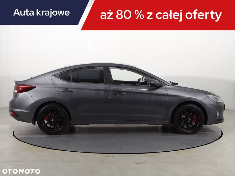Hyundai Elantra - 8
