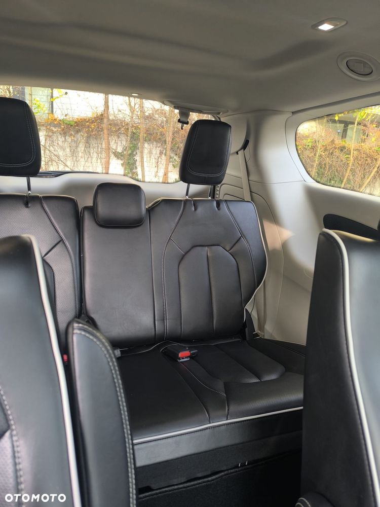 Chrysler Pacifica - 9