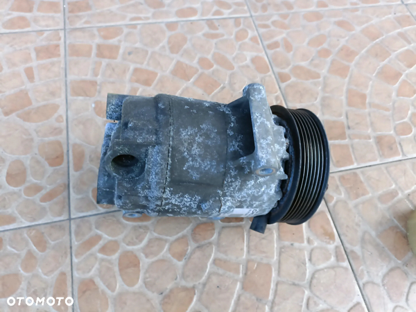 Renault kompresor klimatyzacji 8200940233
