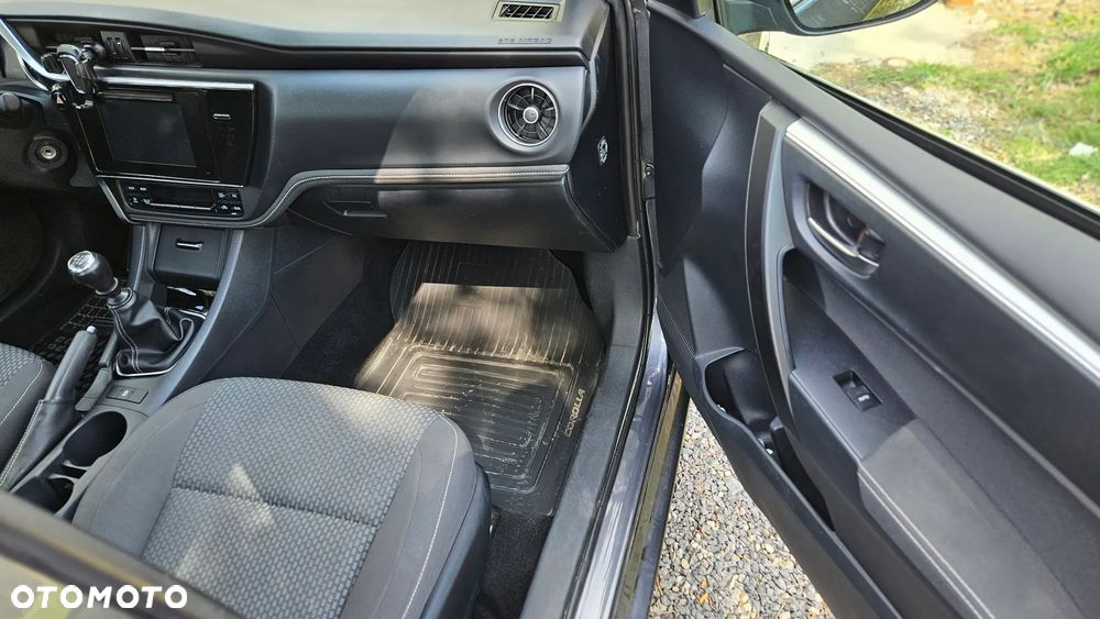 Toyota Corolla 1.6 Comfort - 8