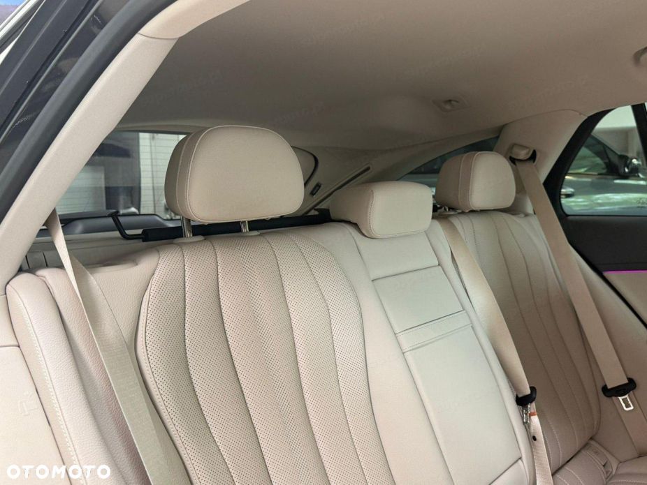 Mercedes-Benz Klasa E 220 d mHEV 4-Matic Exclusive 9G-Tronic - 11
