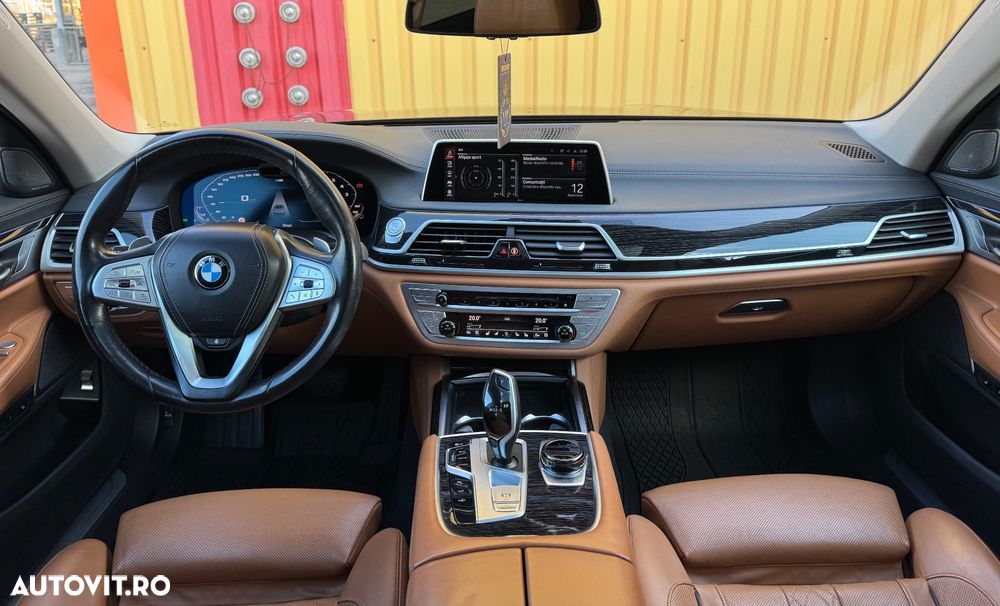 BMW Seria 7 740d xDrive MHEV - 9