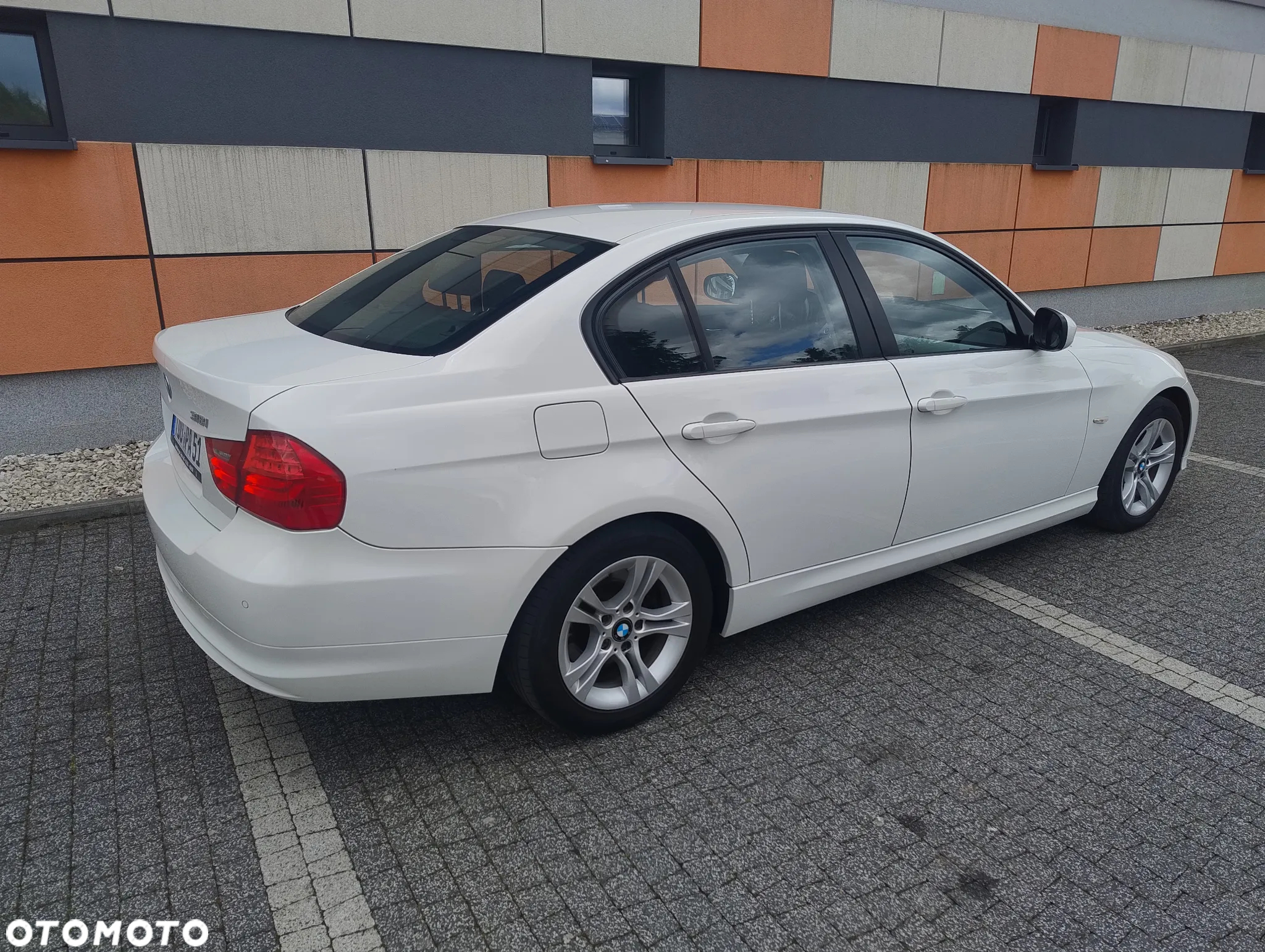 BMW Seria 3 318i - 4