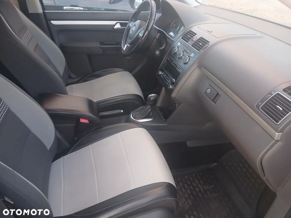 Volkswagen Touran 1.6 TDI DPF BlueMotion Technology DSG Comfortline - 20